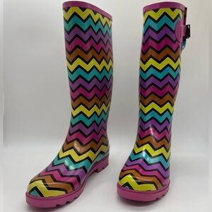 CORKY’S WOMENS COLORFUL CHEVRON PATTERN TALL RAINBOOTS SIZE 6